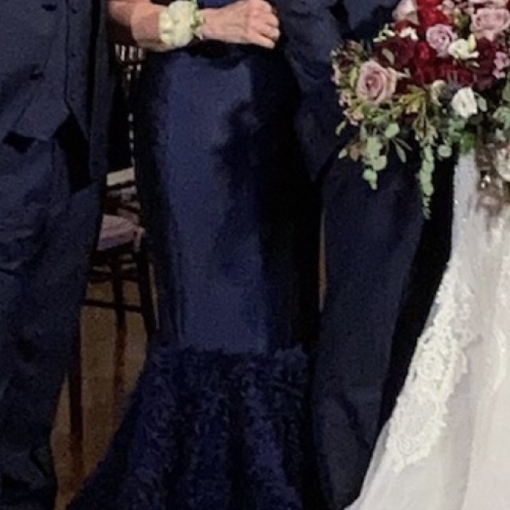 Mother Of The Bride Pre Owned Gown - Picture 3 of 4